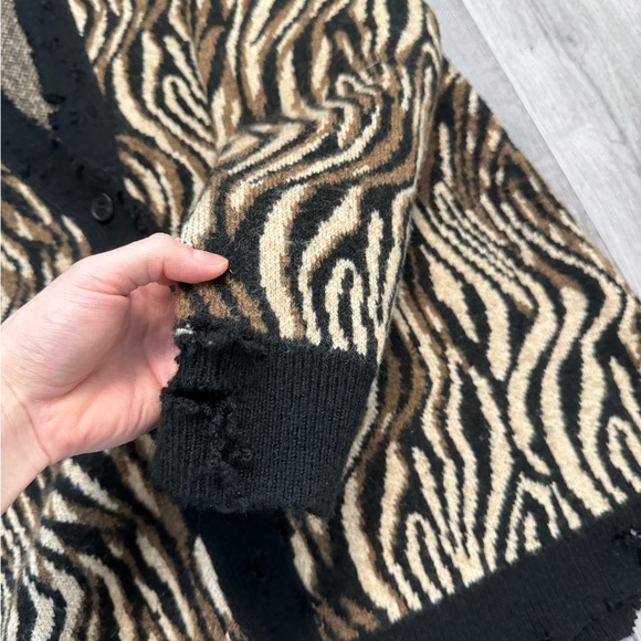 Zara Distressed Knit Cardigan (M) - Picture 4 of 5